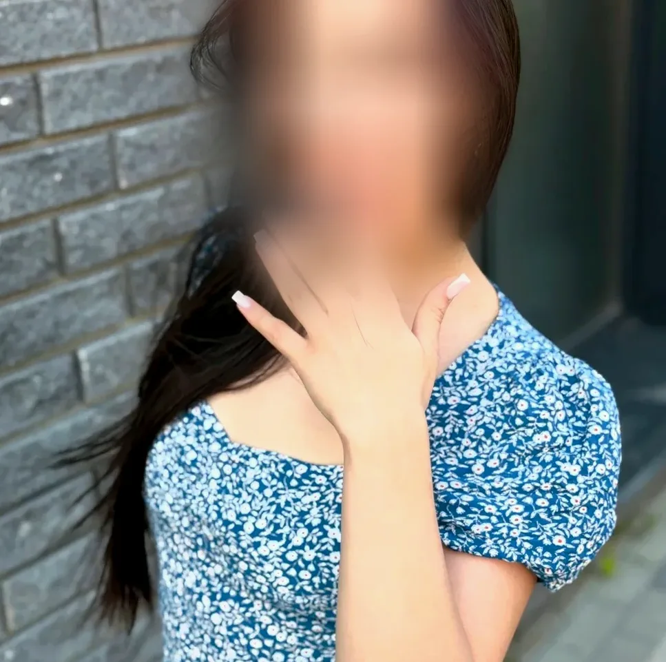 Amira, 22