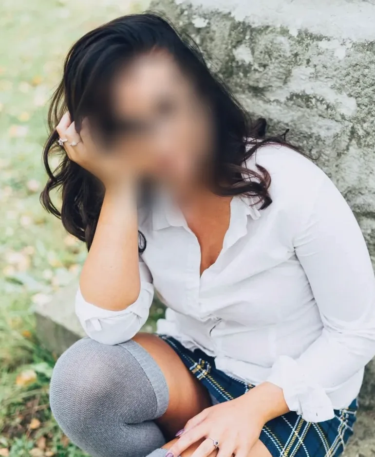 Chloe, 31