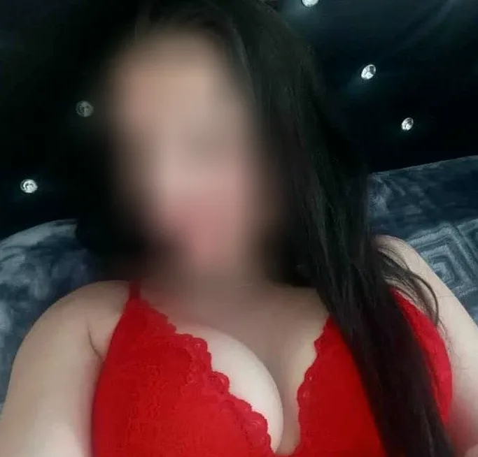 Courtney, 35