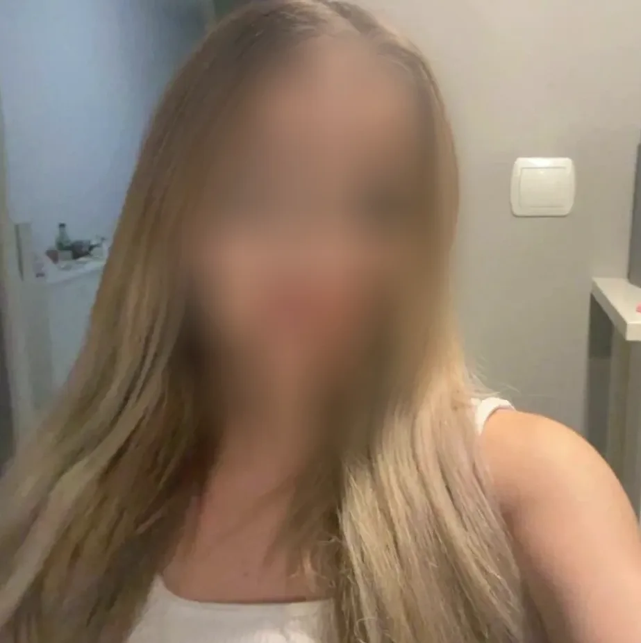 Danielle, 24