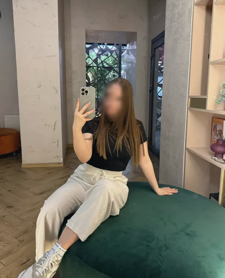 Olivia, 26