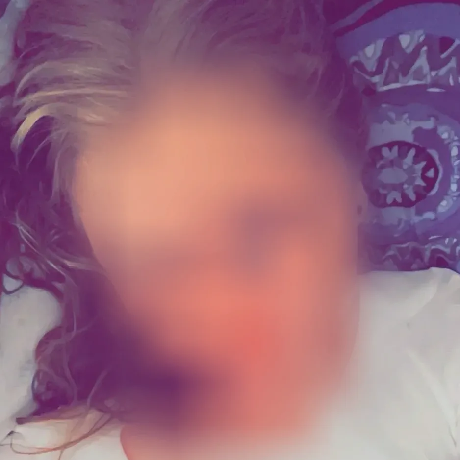 Zara, 22